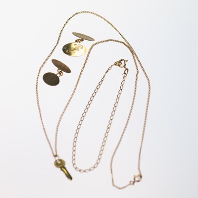 Lot 417 - A GROUP OF 9 CARAT GOLD JEWELLERY