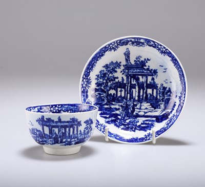 Lot 84 - A WORCESTER TEA BOWL AND SAUCER