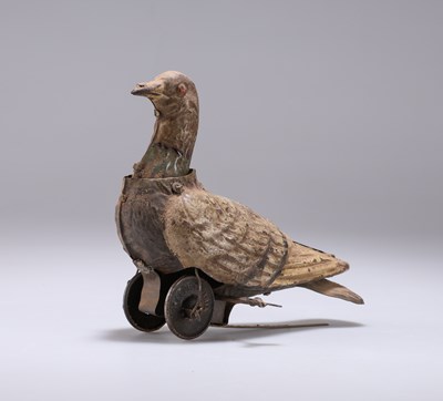 Lot 13 - A GERMAN CLOCKWORK PIGEON, CIRCA 1900