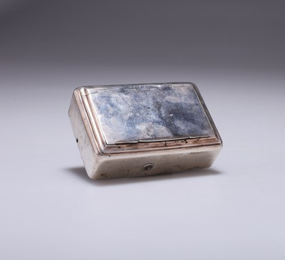 Lot 251 - A GEORGE III SILVER SNUFF BOX