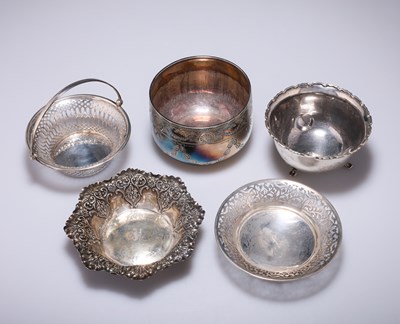 Lot 206 - A GROUP OF SILVER
