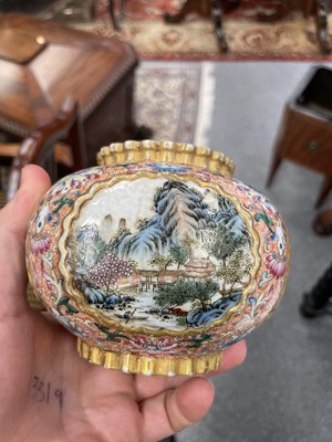 Lot 97 - A CHINESE FAMILLE ROSE VASE, 19TH CENTURY