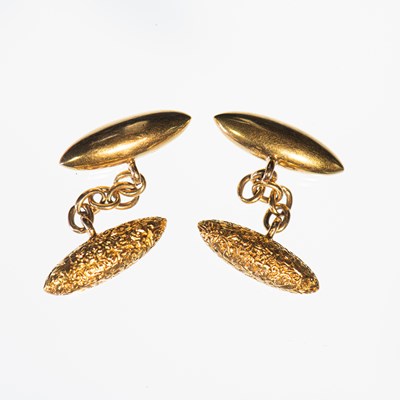 Lot 573 - A PAIR OF FANCY FOLIATE ENGRAVED DOUBLE CUFFLINKS