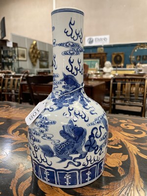 Lot 75 - A CHINESE BLUE AND WHITE MALLET FORM VASE, QING DYNASTY, 18TH/19TH CENTURY
