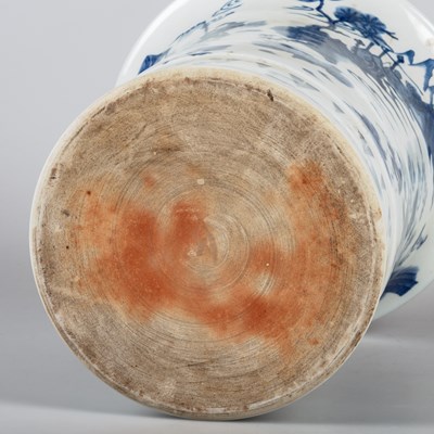 Lot 82 - A VERY LARGE CHINESE BLUE AND WHITE BRUSHPOT