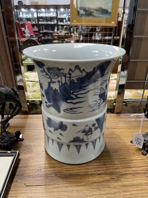 Lot 82 - A VERY LARGE CHINESE BLUE AND WHITE BRUSHPOT
