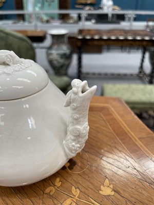 Lot 104 - A CHINESE BLANC-DE-CHINE TEAPOT