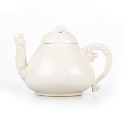 Lot 104 - A CHINESE BLANC-DE-CHINE TEAPOT