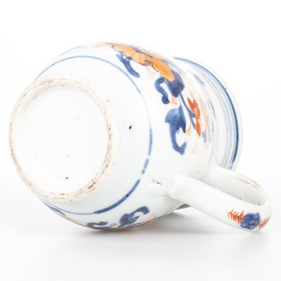 Lot 79 - AN 18TH CENTURY CHINESE IMARI PORCELAIN MUG