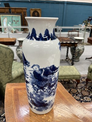 Lot 91 - A CHINESE BLUE AND WHITE PORCELAIN SLEEVE VASE, LATE 17TH CENTURY