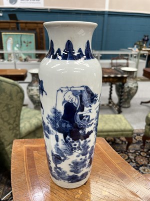 Lot 91 - A CHINESE BLUE AND WHITE PORCELAIN SLEEVE VASE, LATE 17TH CENTURY