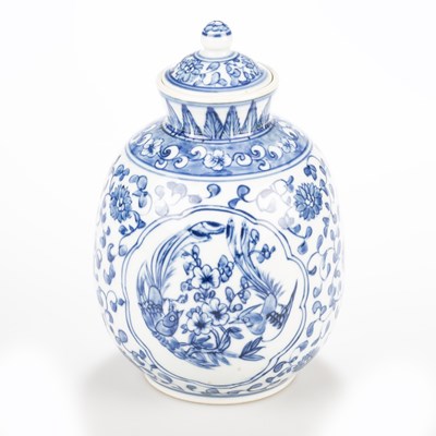 Lot 81 - A CHINESE BLUE AND WHITE JAR AND COVER