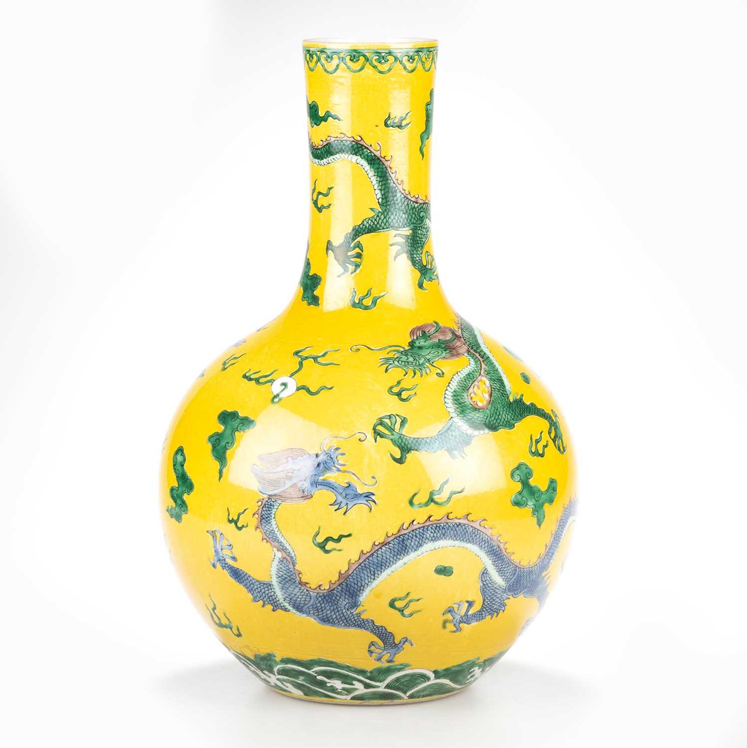 Lot 127 - A CHINESE PORCELAIN YELLOW-GROUND DOUCAI-TYPE VASE, TIANQUIPING