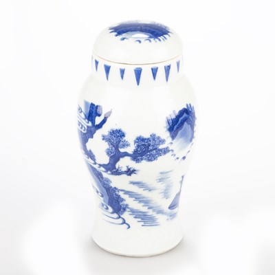 Lot 99 - A CHINESE BLUE AND WHITE PORCELAIN JAR AND COVER, KANGXI PERIOD (1665-1722)