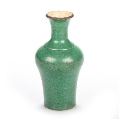 Lot 108 - A CHINESE GREEN CRACKLE GLAZE SMALL VASE