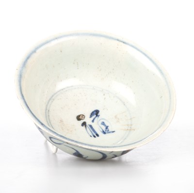 Lot 78 - A CHINESE BLUE AND WHITE FLORAL SCROLL MINYAO BOWL, ZHENGTONG (1435-1467)