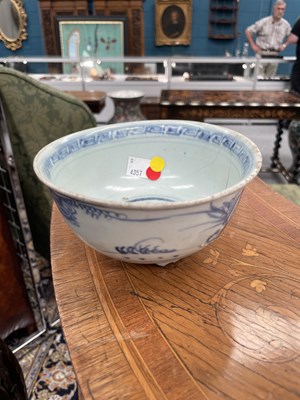 Lot 105 - AN EARLY CHINESE BLUE AND WHITE MINYAO BOWL, XUANDE/ZHENGTONG (1426-1449)