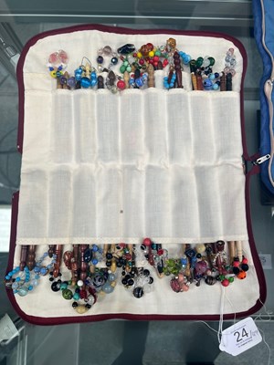 Lot 24 - A LARGE COLLECTION OF APPROXIMATELY 350 LACE BOBBINS