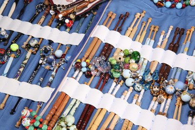 Lot 24 - A LARGE COLLECTION OF APPROXIMATELY 350 LACE BOBBINS