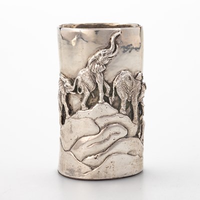 Lot 165 - PATRICK MAVROS : A SILVER PEN HOLDER