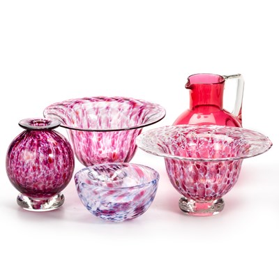 Lot 23 - TWO JANE CHARLES STUDIO GLASS 'URCHIN' BOWLS AND A VASE