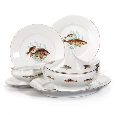 Lot 51 - RICHARD GINORI (ITALY), A FISH PATTERN DINNER SERVICE, LATE 1960S
