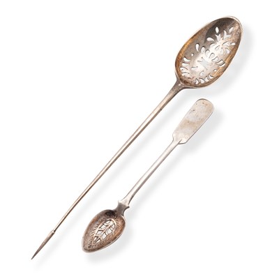 Lot 197 - AN EARLY 19TH CENTURY SILVER TOY OR SNUFF SPOON