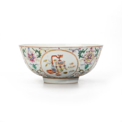 Lot 147 - A CHINESE FAMILLE ROSE 'LANTERN' BOWL