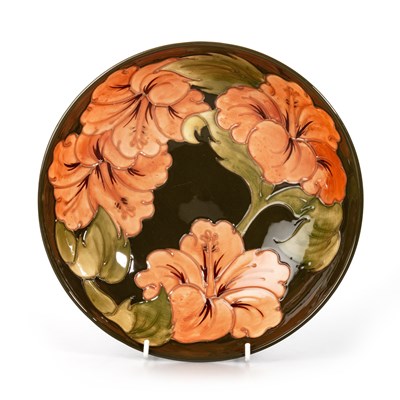 Lot 85 - A WILLIAM JOHN MOORCROFT POTTERY BOWL
