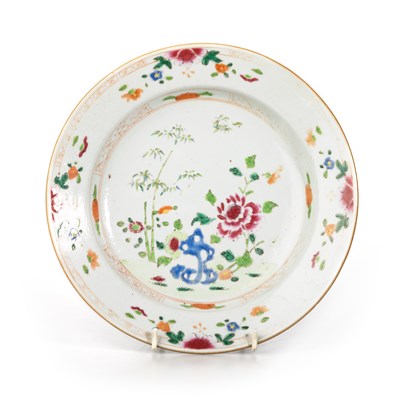 Lot 146 - AN 18TH CENTURY CHINESE FAMILLE ROSE DISH