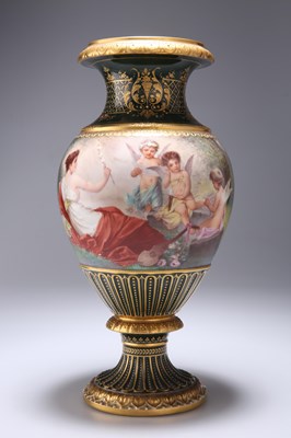 Lot 83 - A VIENNA VASE BY WAGNER, LATE 19TH CENTURY