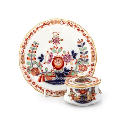 Lot 99 - A 19TH CENTURY MEISSEN INKWELL ON STAND