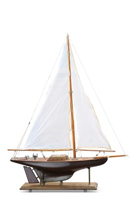 Lot 212 - A 1930S WOODEN POND YACHT