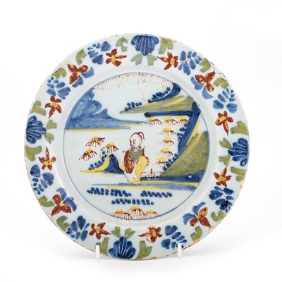 Lot 81 - A LONDON DELFT POLYCHROME PLATE