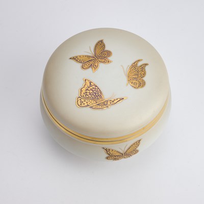 Lot 60 - A MID-CENTURY ITALIAN PORCELAIN JEWELLERY BOX BY LONGO, LATE 1960S