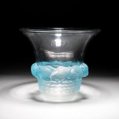 Lot 30 - RENÉ LALIQUE (FRENCH, 1860-1945), A 'PIRIAC' VASE, DESIGNED 1930