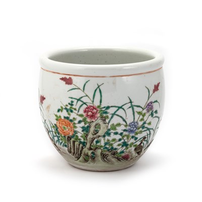 Lot 131 - A CHINESE FAMILLE ROSE JARDINIÈRE
