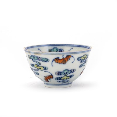 Lot 120 - A CHINESE DOUCAI TEA BOWL, 19TH CENTURY