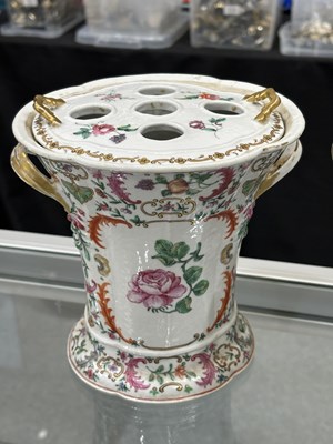 Lot 150 - A PAIR OF CHINESE PORCELAIN BOUGH POTS AND COVERS, CIRCA 1760, QIANLONG PERIOD