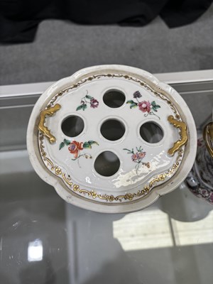 Lot 150 - A PAIR OF CHINESE PORCELAIN BOUGH POTS AND COVERS, CIRCA 1760, QIANLONG PERIOD