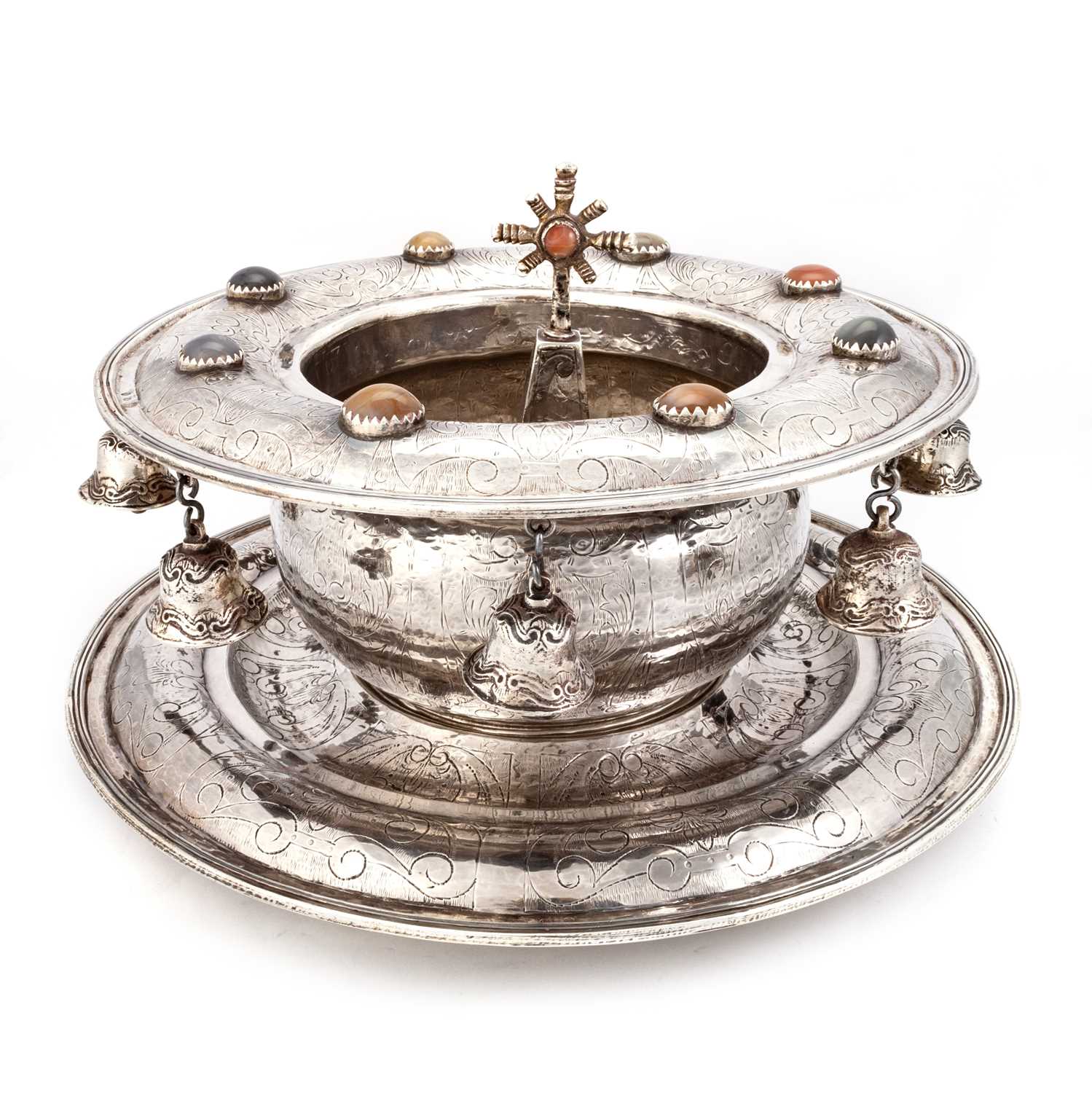Lot 274 - AN SPANISH SILVER BOWL ON STAND