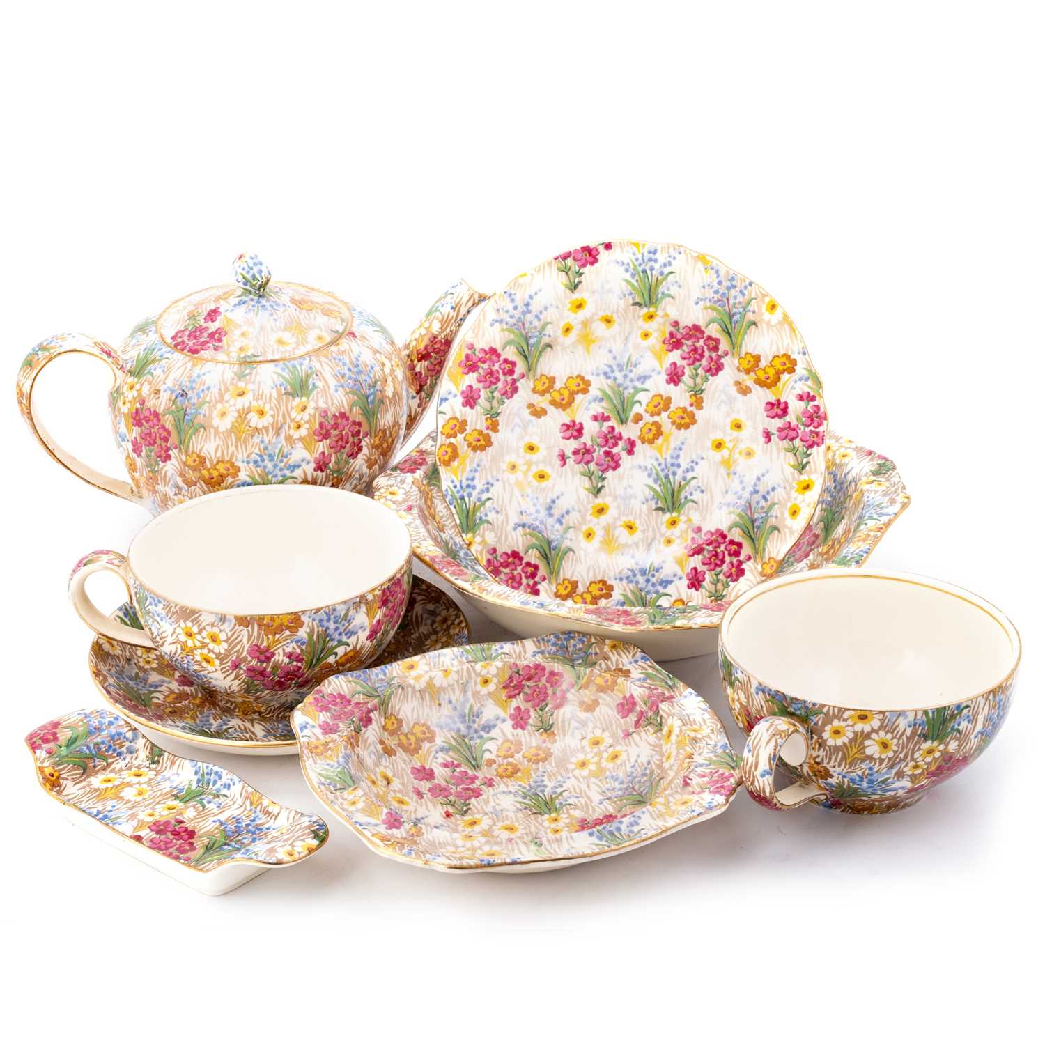 Lot 59 - A GRIMWADES ROYAL WINTON 'MARGUERITE' PATTERN PARTIAL TEA SERVICE