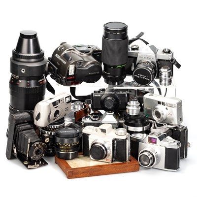 Lot 726 - A COLLECTION OF PHOTOGRAPHIC EQUIPMENT
