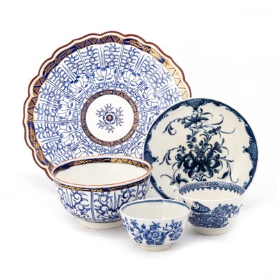 Lot 83 - A GROUP OF WORCESTER PORCELAIN