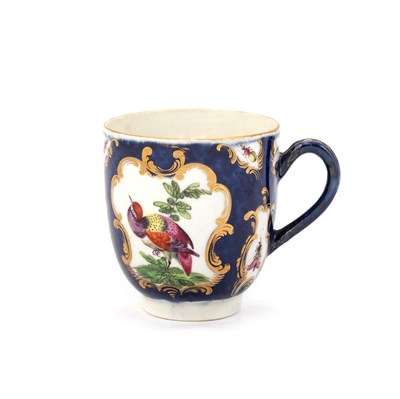 Lot 58 - A WORCESTER BLUE SCALE COFFEE CUP, CIRCA 1790