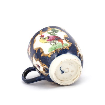 Lot 58 - A WORCESTER BLUE SCALE COFFEE CUP, CIRCA 1790