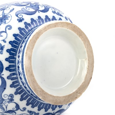 Lot 120 - A CHINESE BLUE AND WHITE BOTTLE VASE