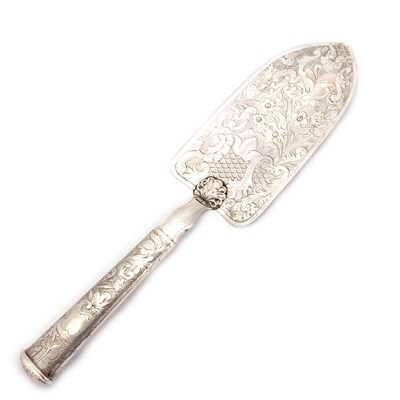 Lot 352 - A GERMAN CAST SILVER FISH SLICE