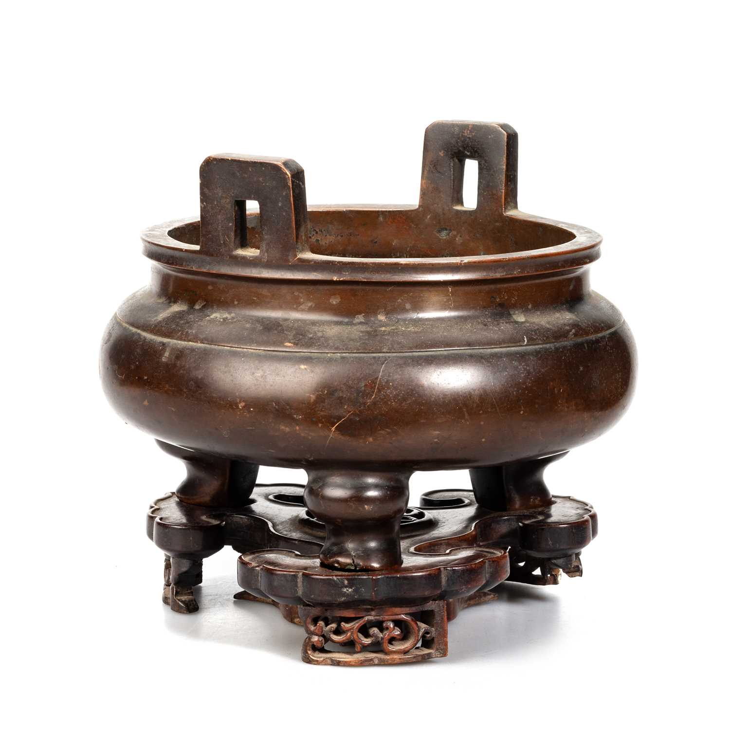 Lot 217 - A LARGE CHINESE BRONZE TRIPOD CENSER