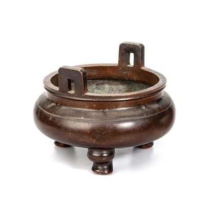 Lot 217 - A LARGE CHINESE BRONZE TRIPOD CENSER